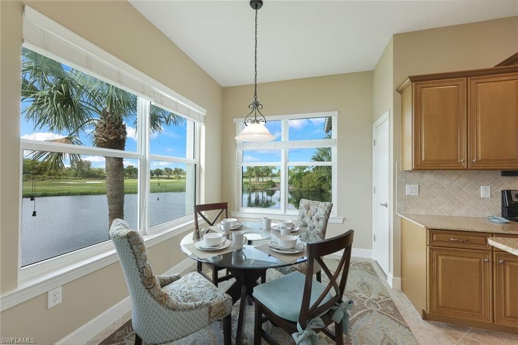 9221 Quartz Ln 9-202, Naples, FL 34120-19
