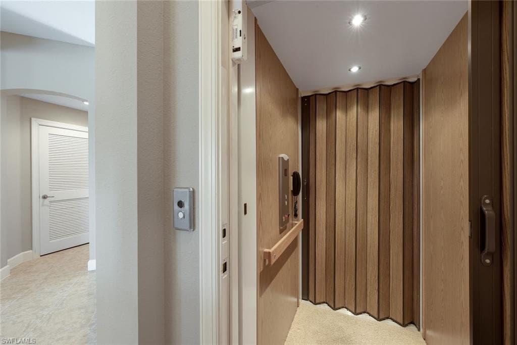 9221 Quartz Ln 9-202, Naples, FL 34120-21