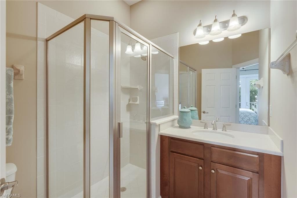 9221 Quartz Ln 9-202, Naples, FL 34120-27