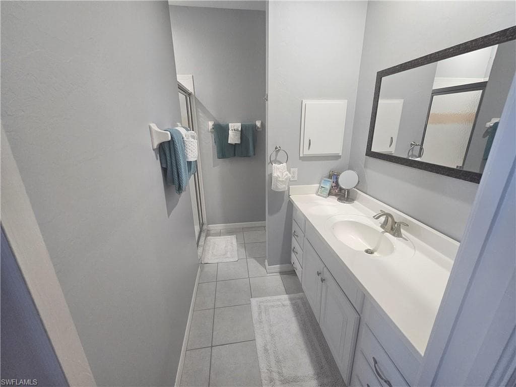 4969 Viceroy St 106, Cape Coral, FL 33904-7