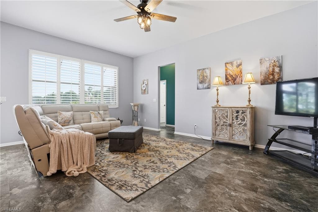 3236 Potomac Ct, Naples, FL 34120-12