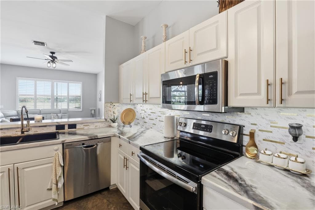 3236 Potomac Ct, Naples, FL 34120-17