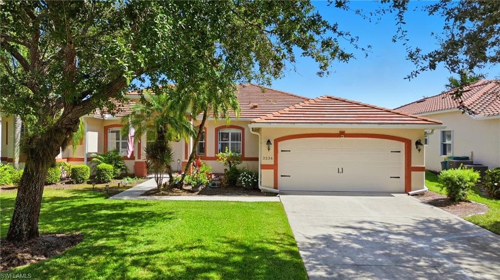 3236 Potomac Ct, Naples, FL 34120-1