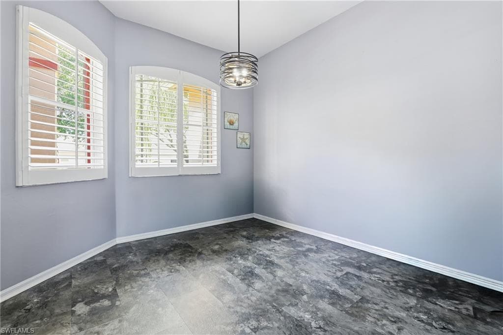 3236 Potomac Ct, Naples, FL 34120-33