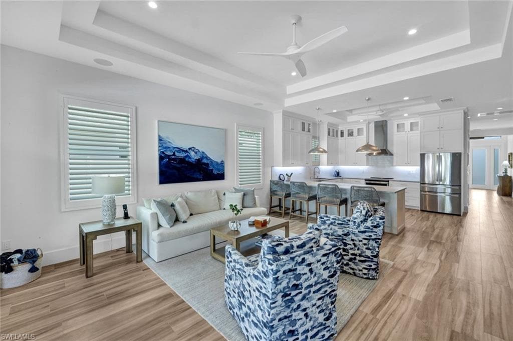 553 106th Ave N, Naples, FL 34108-8