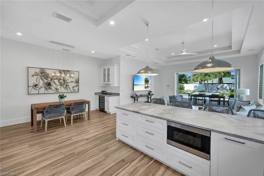 553 106th Ave N, Naples, FL 34108-12
