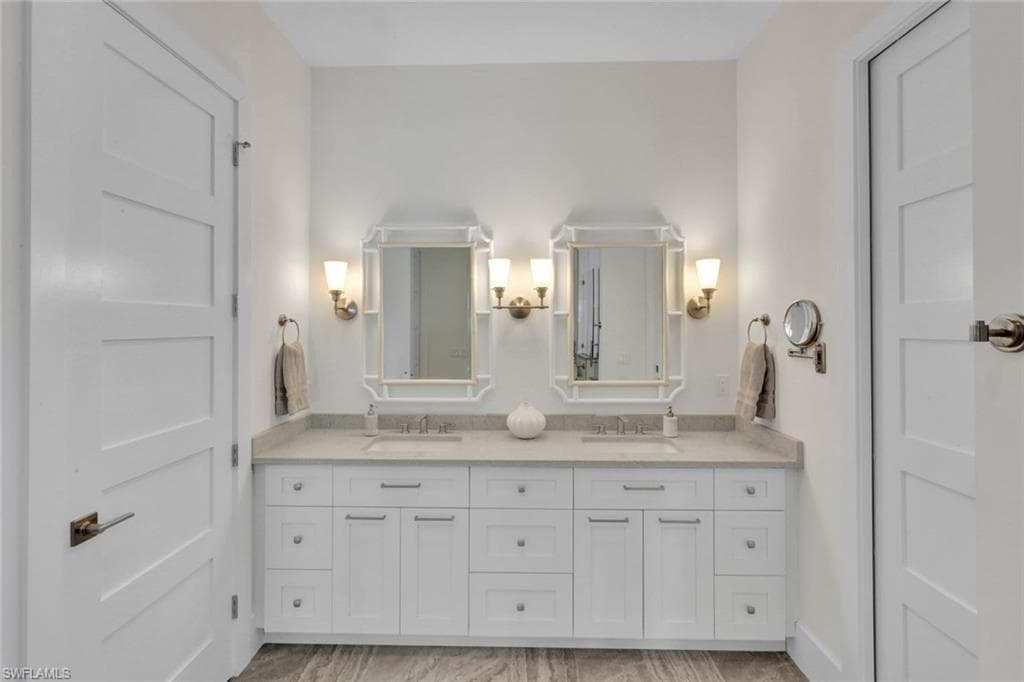 553 106th Ave N, Naples, FL 34108-16