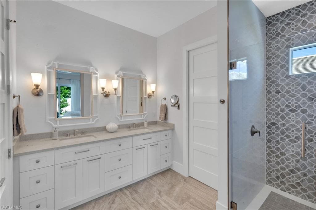 553 106th Ave N, Naples, FL 34108-17
