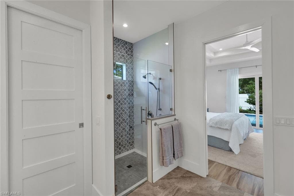 553 106th Ave N, Naples, FL 34108-18