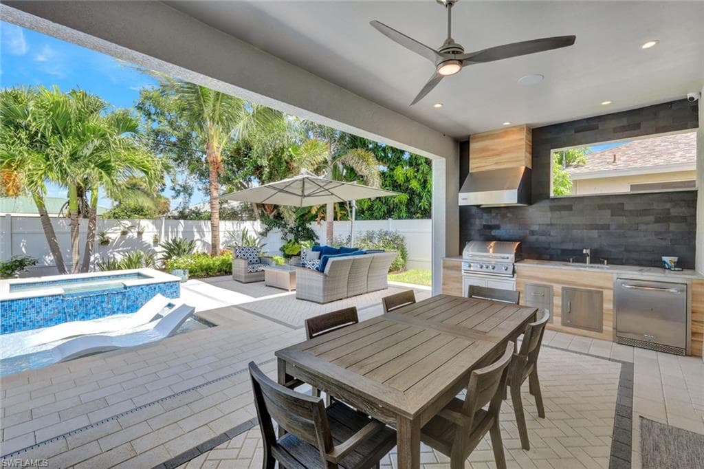553 106th Ave N, Naples, FL 34108-26