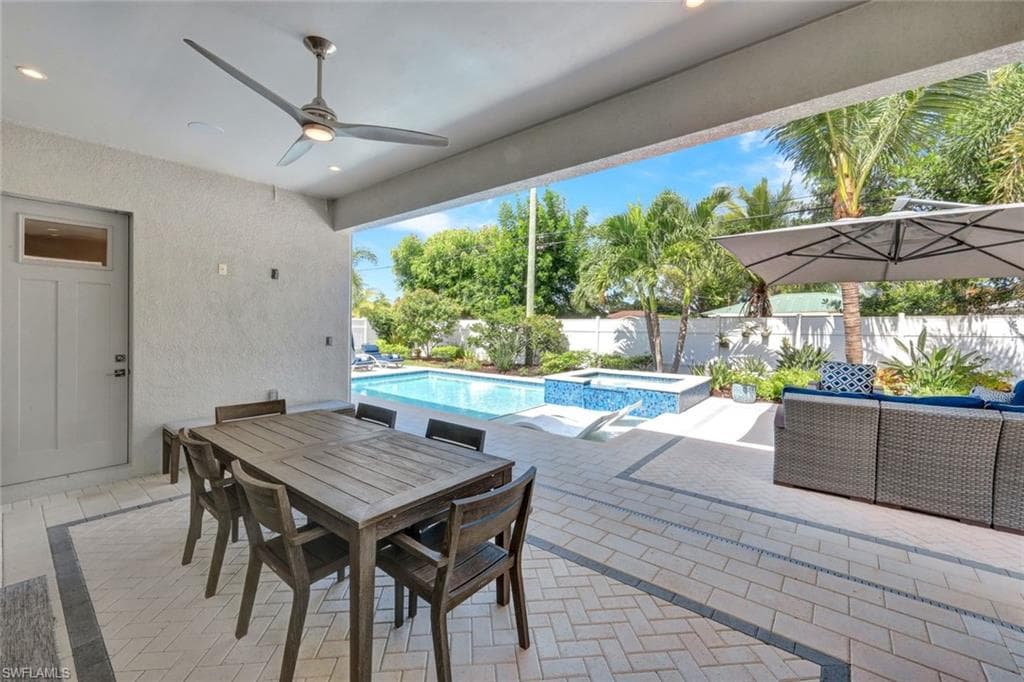 553 106th Ave N, Naples, FL 34108-28
