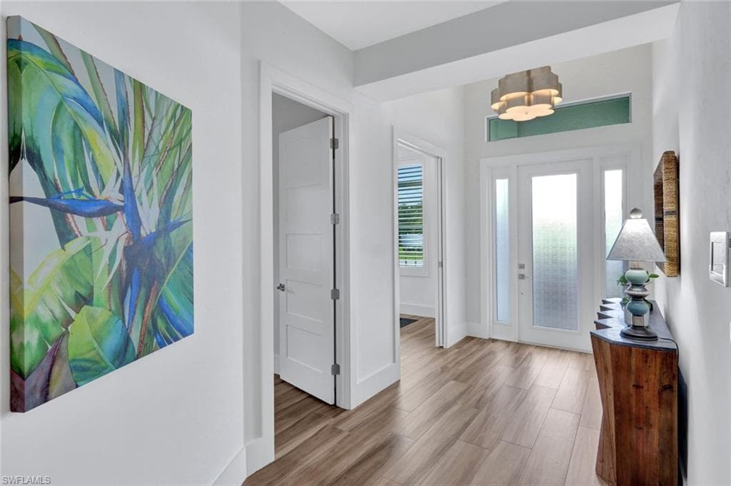 553 106th Ave N, Naples, FL 34108-4
