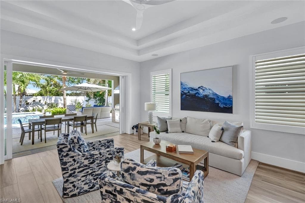 553 106th Ave N, Naples, FL 34108-6