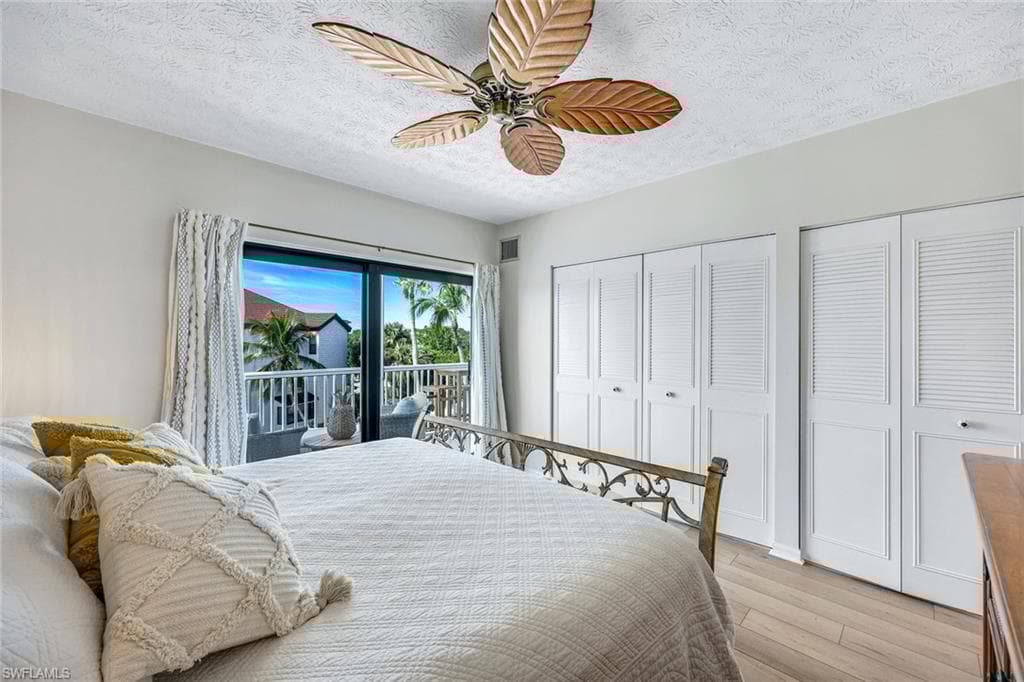 60 Pelican St W 407, Naples, FL 34113-14