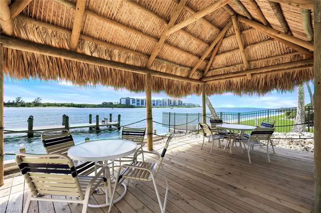 60 Pelican St W 407, Naples, FL 34113-24