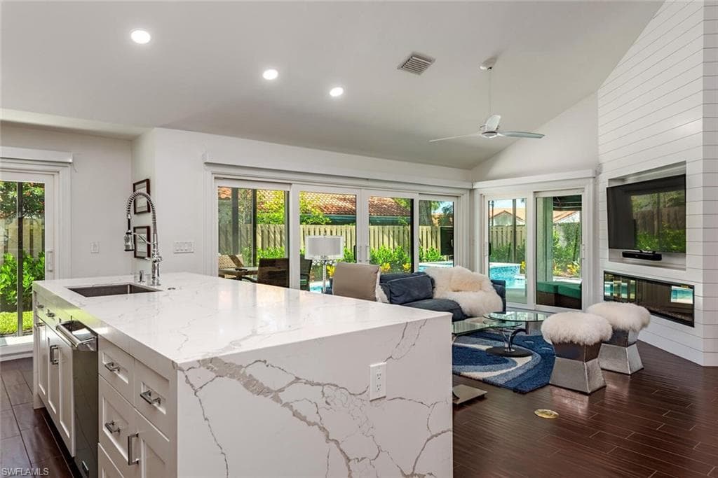 748 Reef Point Cir, Naples, FL 34108-14