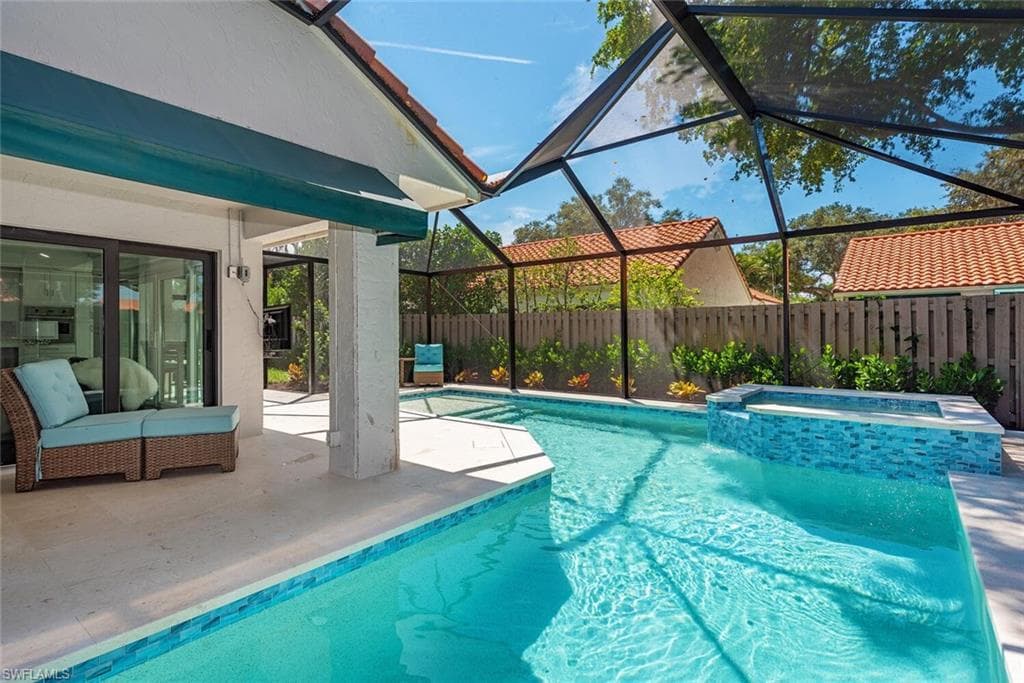 748 Reef Point Cir, Naples, FL 34108-21