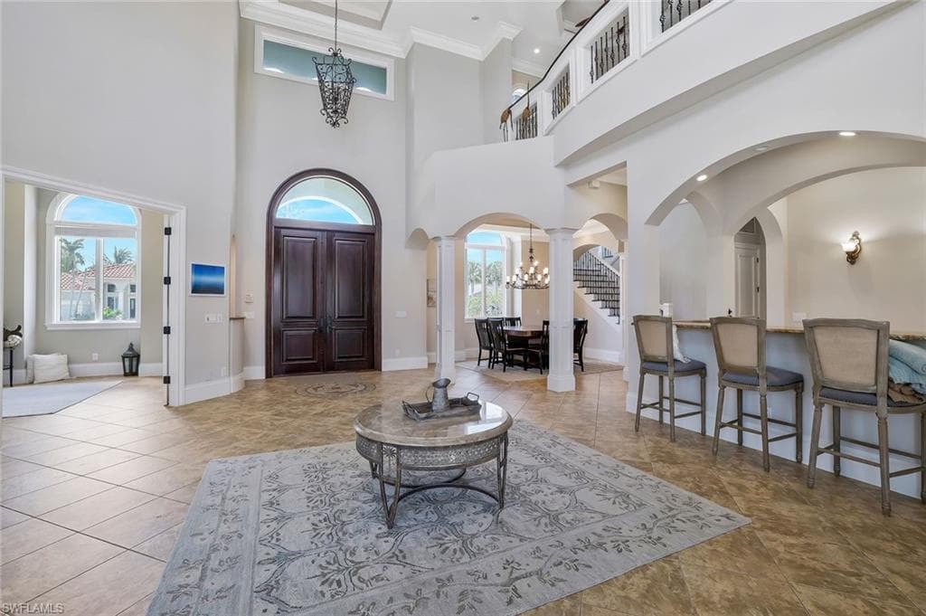 541 Taylor Ct, Marco Island, FL 34145-8