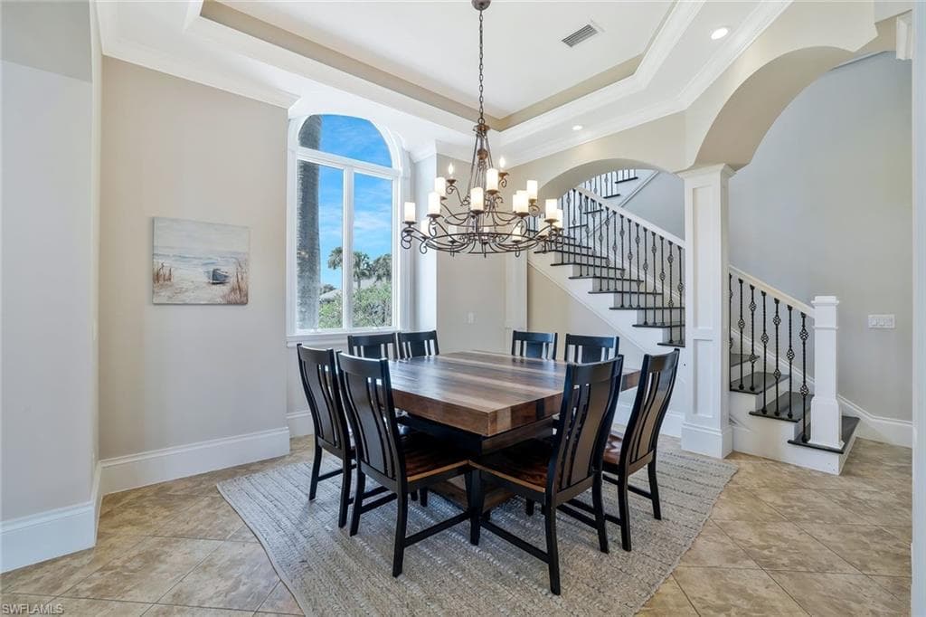 541 Taylor Ct, Marco Island, FL 34145-17