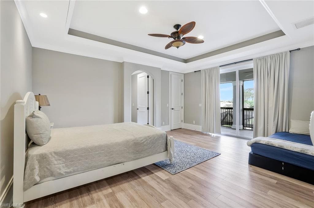 541 Taylor Ct, Marco Island, FL 34145-21