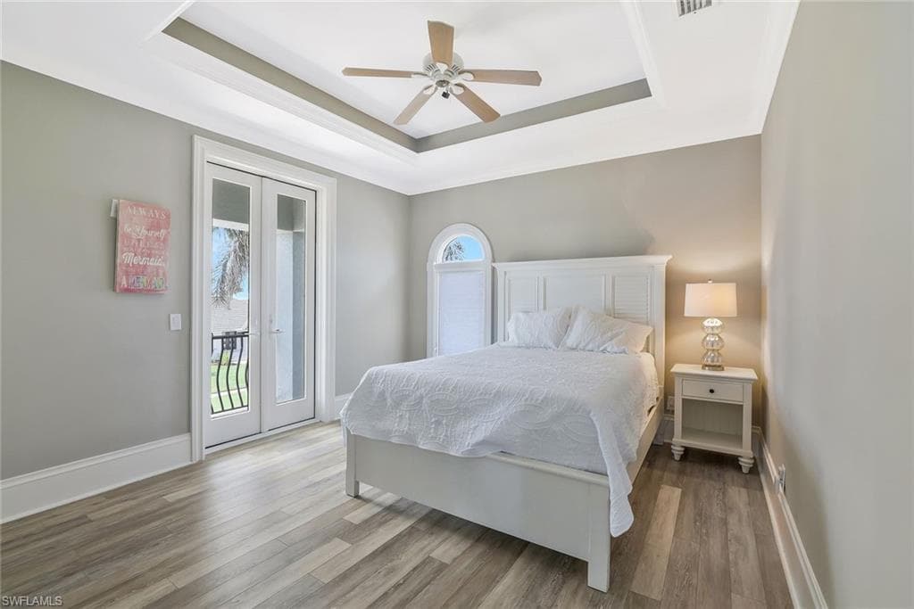 541 Taylor Ct, Marco Island, FL 34145-23