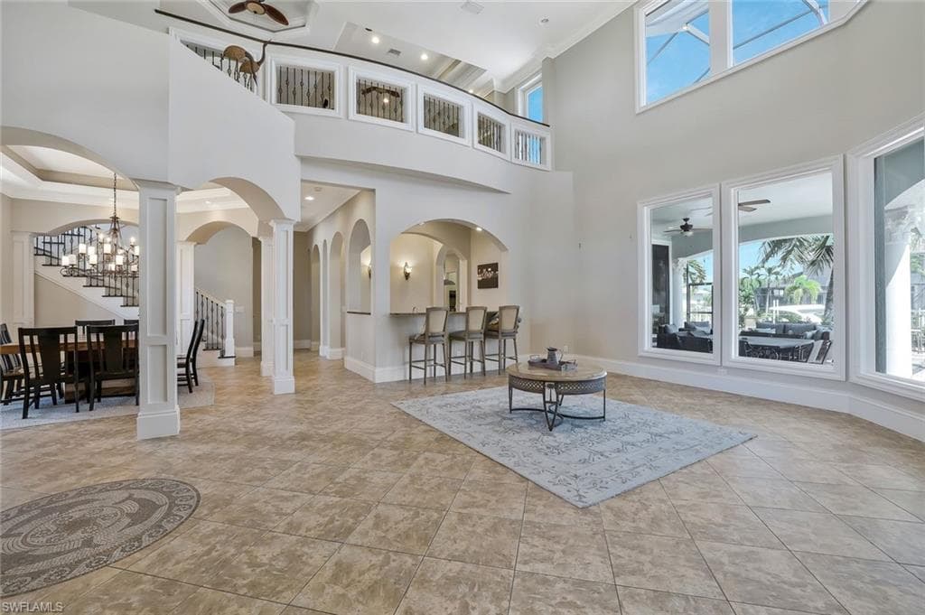 541 Taylor Ct, Marco Island, FL 34145-6