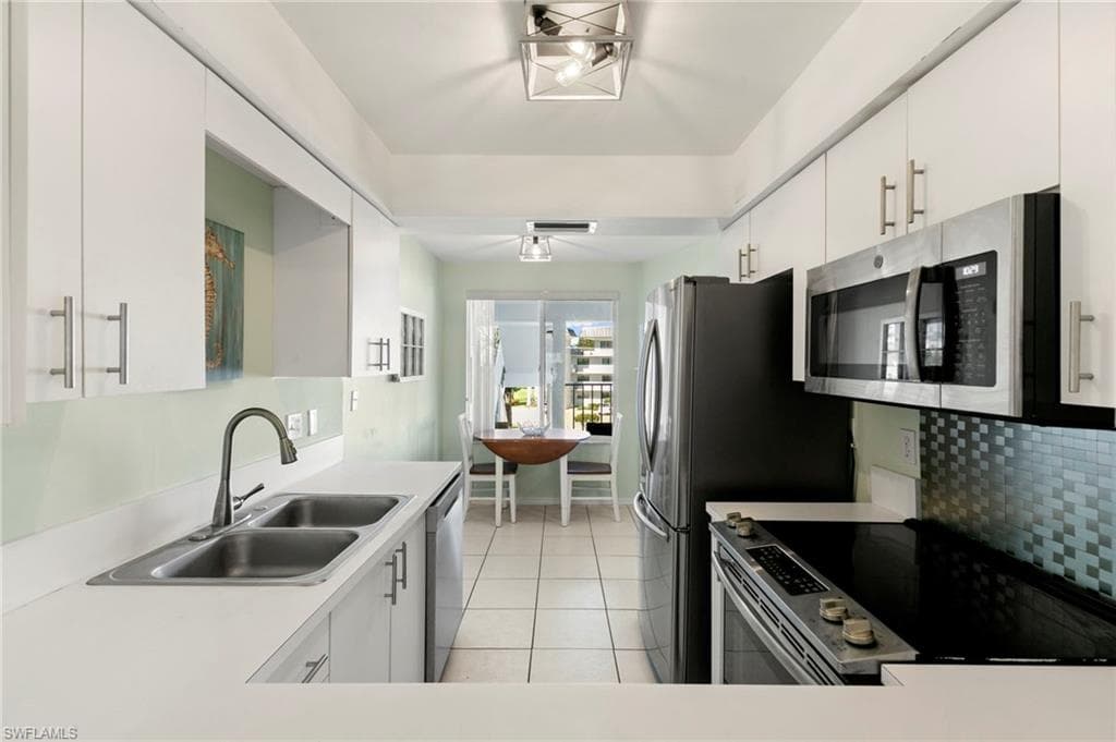 919 Huron Ct B301, Marco Island, FL 34145-11