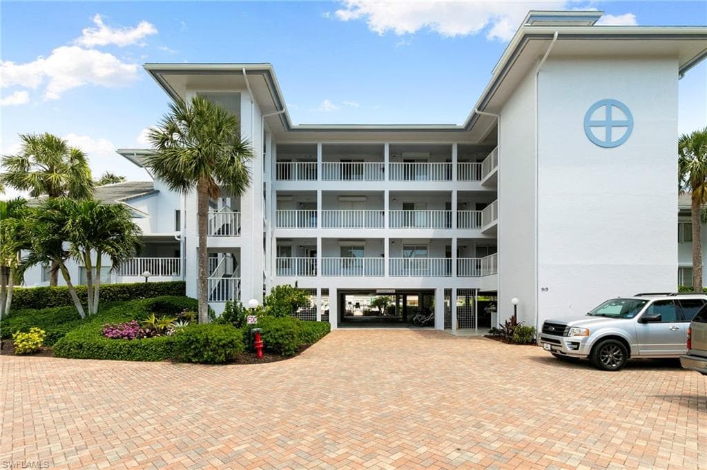 919 Huron Ct B301, Marco Island, FL 34145-35