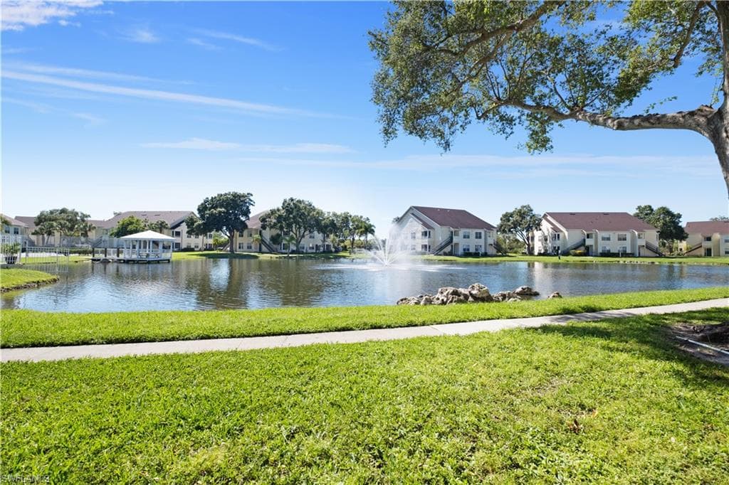 2008 Rookery Bay Dr 1102, Naples, FL 34114-1