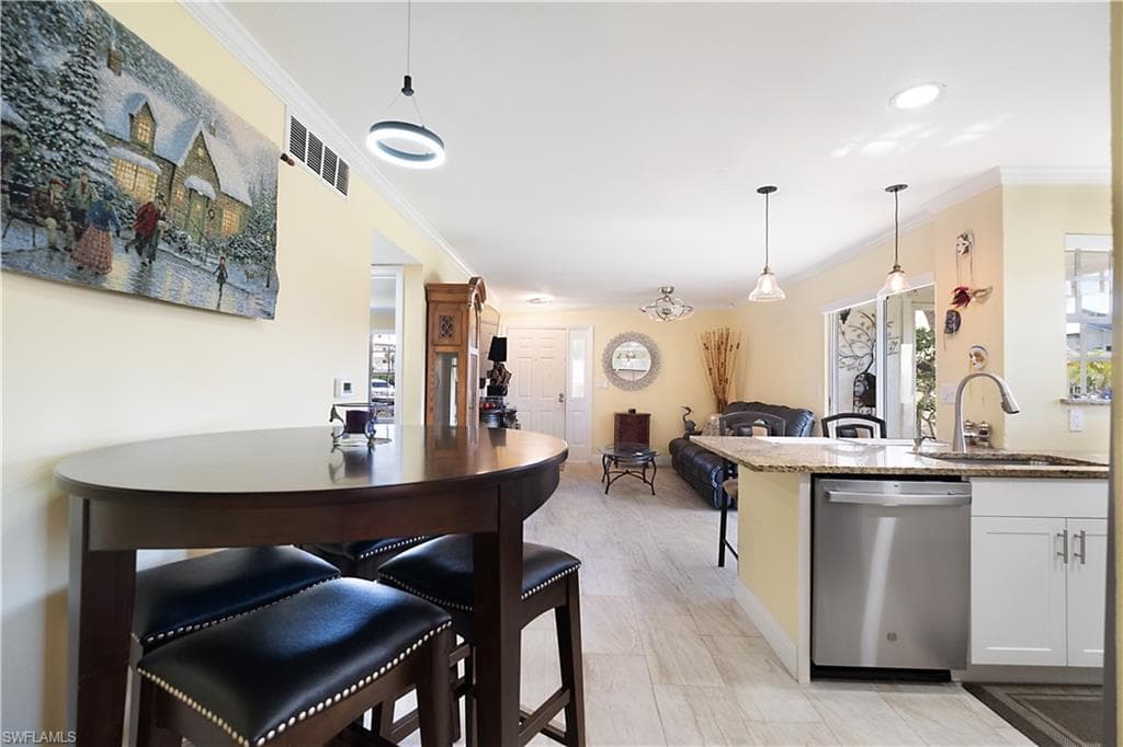 2008 Rookery Bay Dr 1102, Naples, FL 34114-7