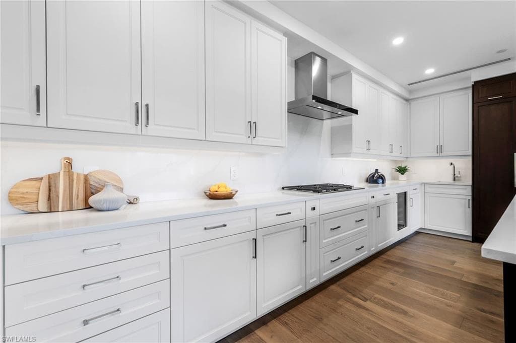 1130 3rd Ave S 211, Naples, FL 34102-9