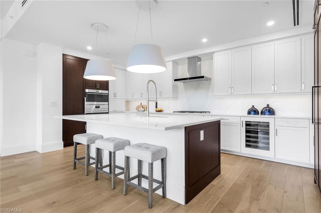 1130 3rd Ave S 211, Naples, FL 34102-7