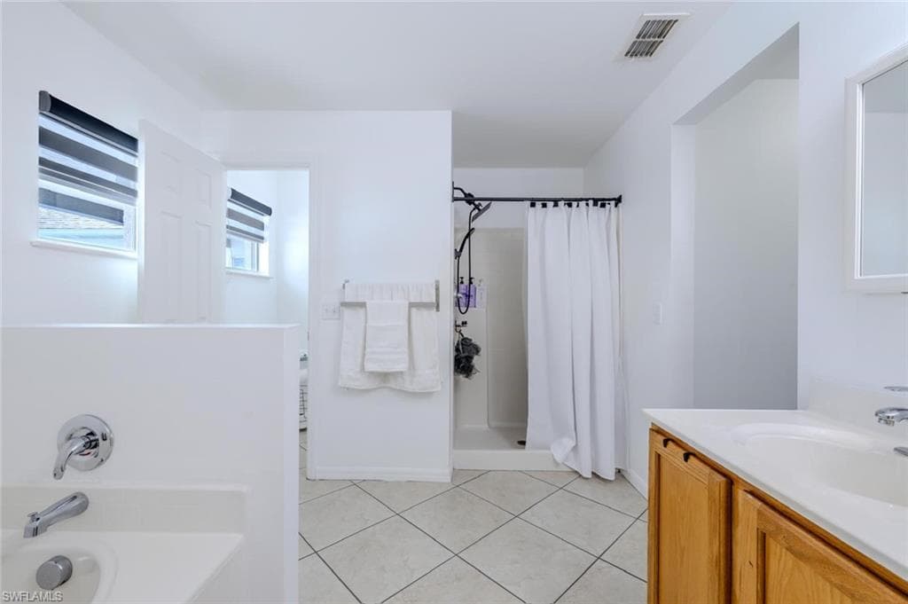 326 10th Ter, Cape Coral, FL 33909-9
