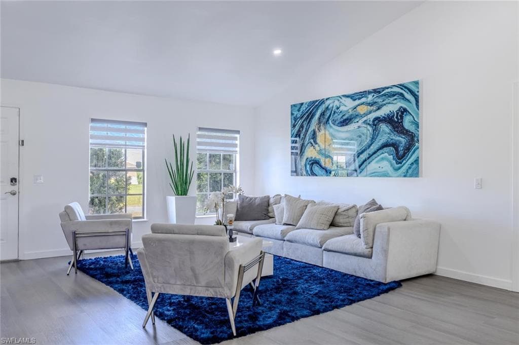 326 10th Ter, Cape Coral, FL 33909-1