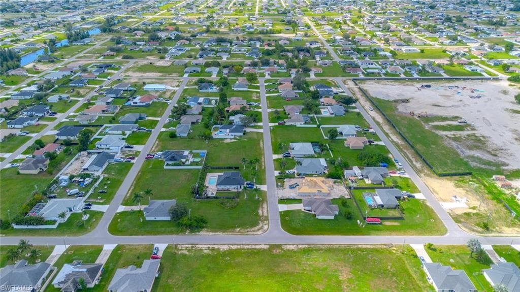 326 10th Ter, Cape Coral, FL 33909-30