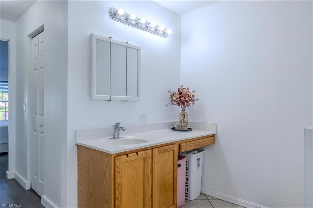 326 10th Ter, Cape Coral, FL 33909-32