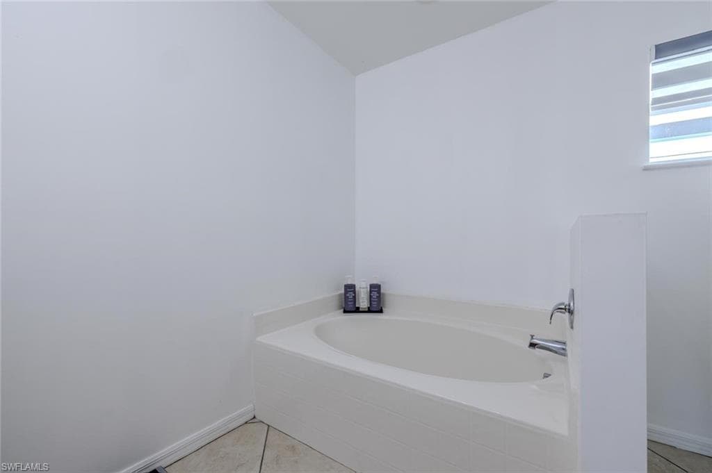 326 10th Ter, Cape Coral, FL 33909-36