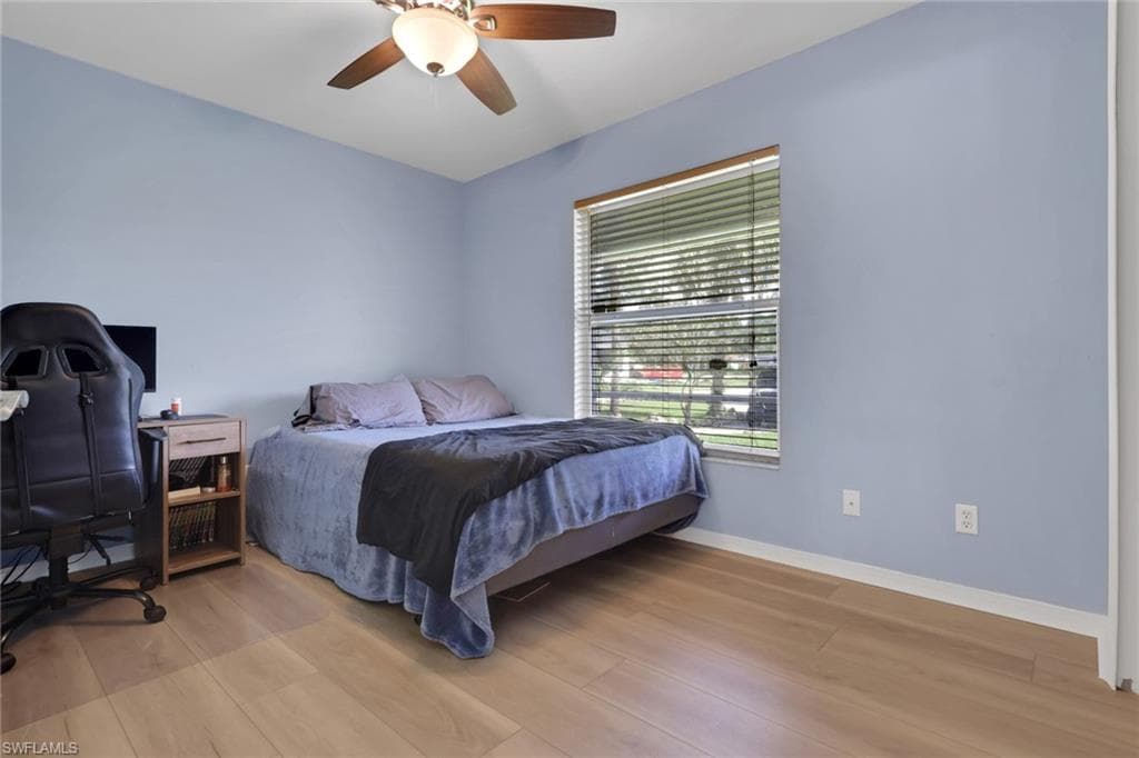 921 20th St SE, Naples, FL 34117-16