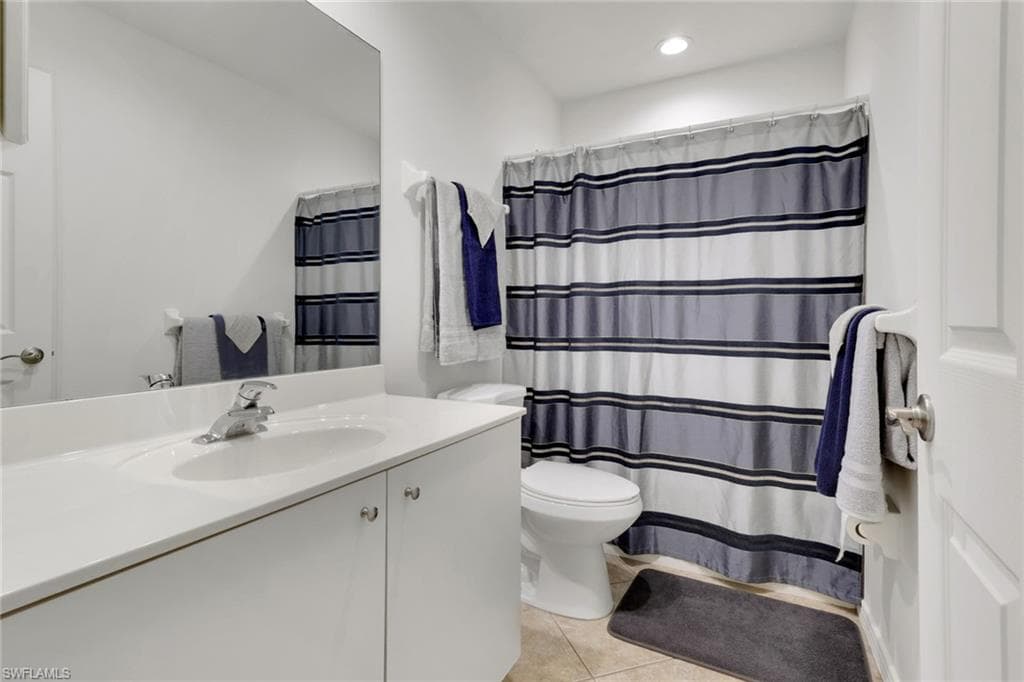 921 20th St SE, Naples, FL 34117-17