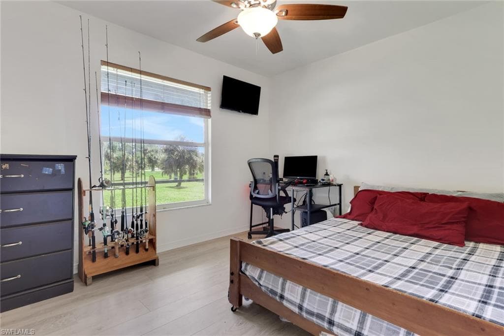 921 20th St SE, Naples, FL 34117-18