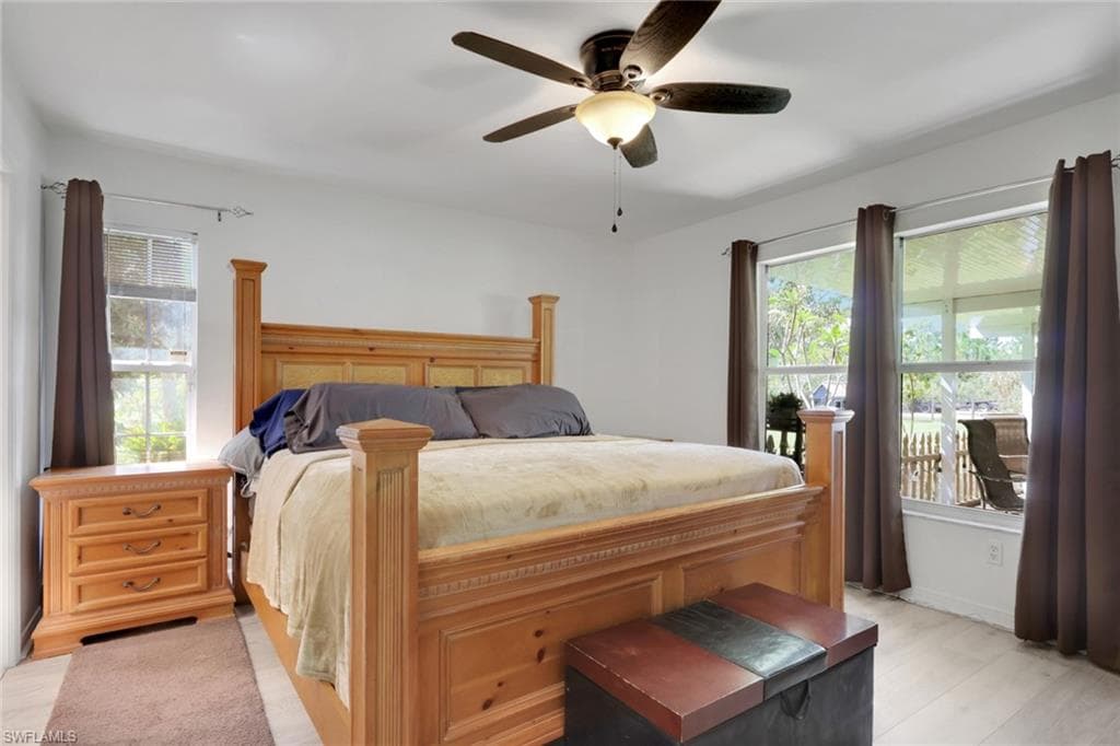 921 20th St SE, Naples, FL 34117-19