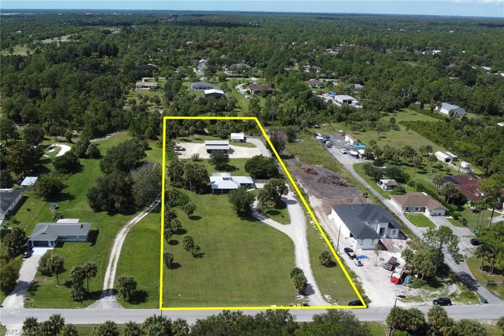 921 20th St SE, Naples, FL 34117-27
