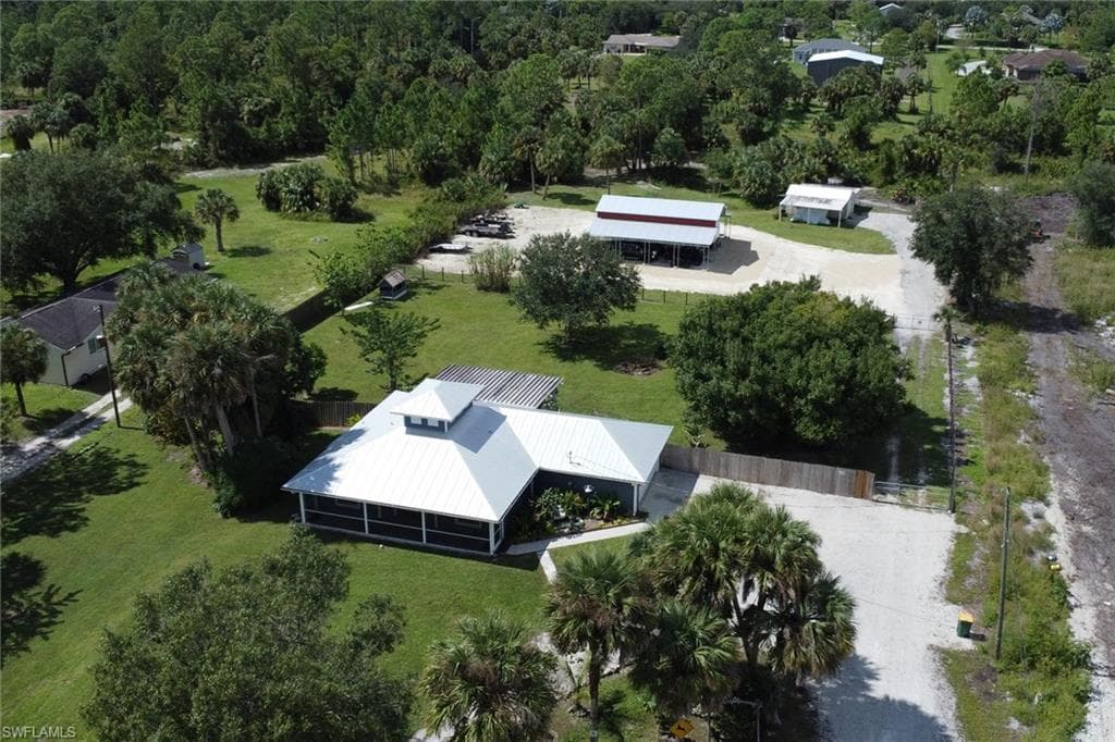 921 20th St SE, Naples, FL 34117-2