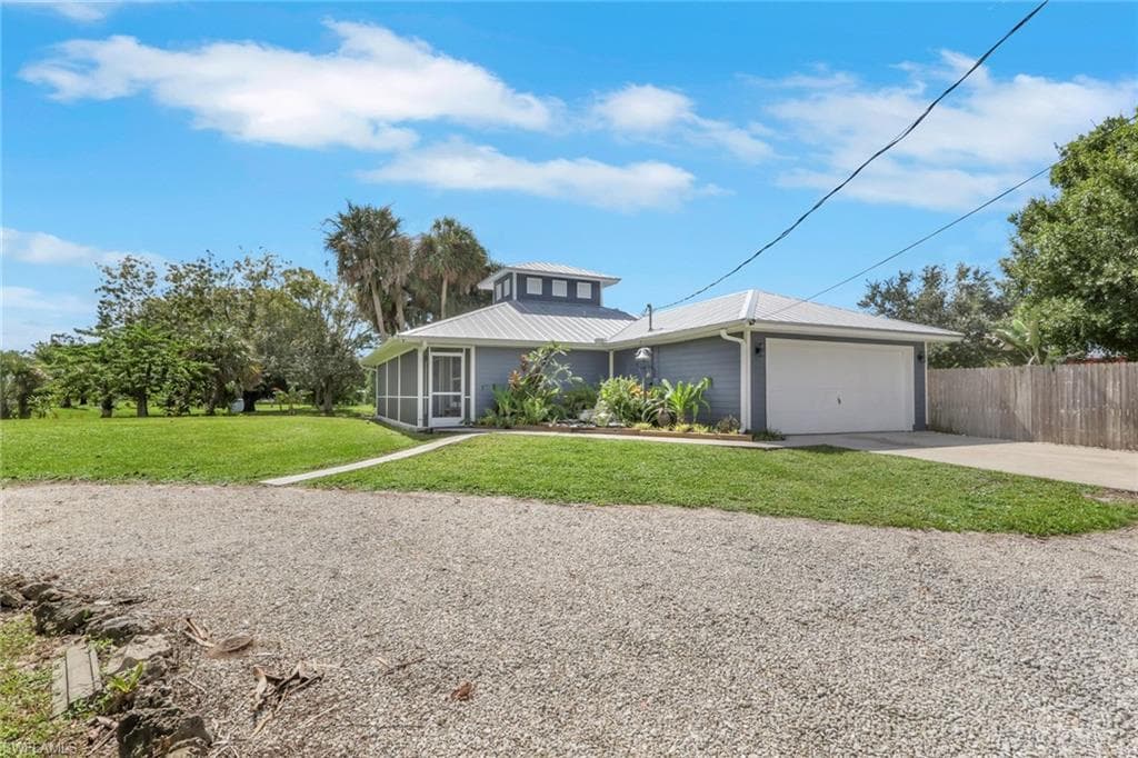 921 20th St SE, Naples, FL 34117-4