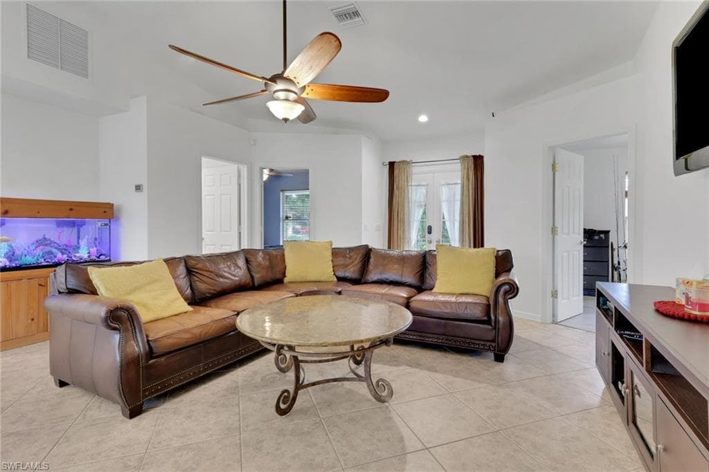 921 20th St SE, Naples, FL 34117-5
