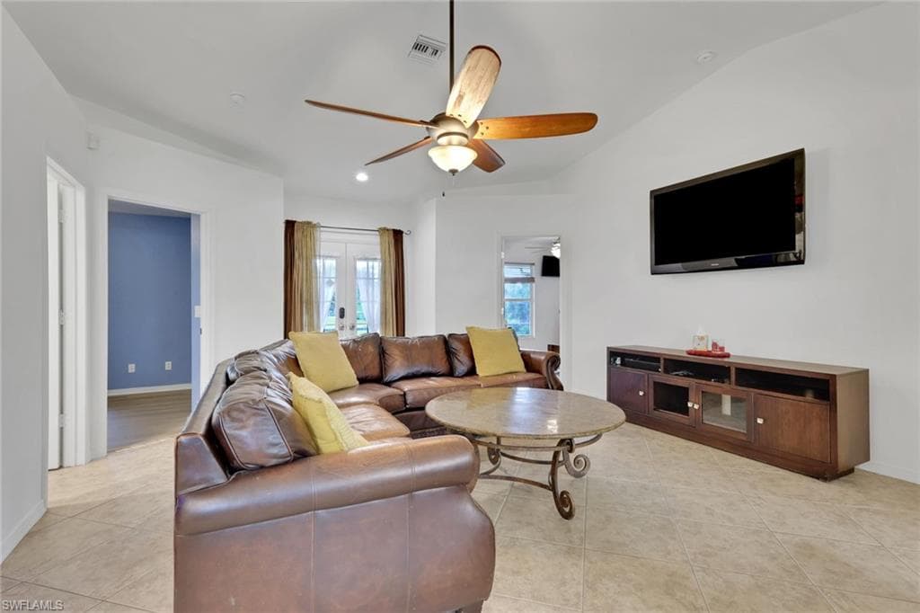 921 20th St SE, Naples, FL 34117-6
