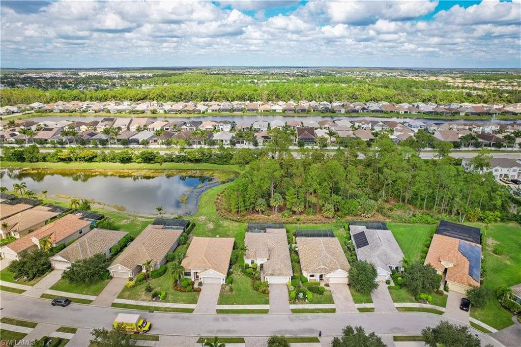 3585 Canopy Cir, Naples, FL 34120-5