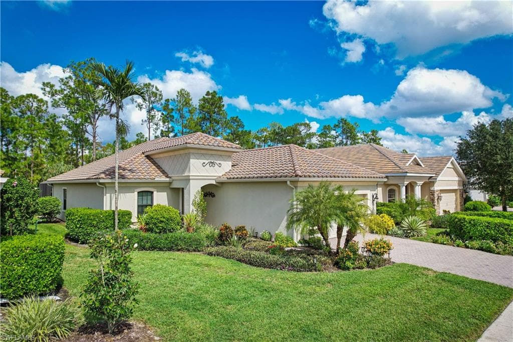 3585 Canopy Cir, Naples, FL 34120-6