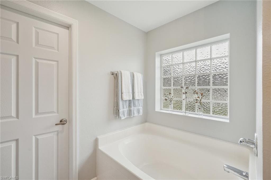 3717 Agualinda Blvd, Cape Coral, FL 33914-23