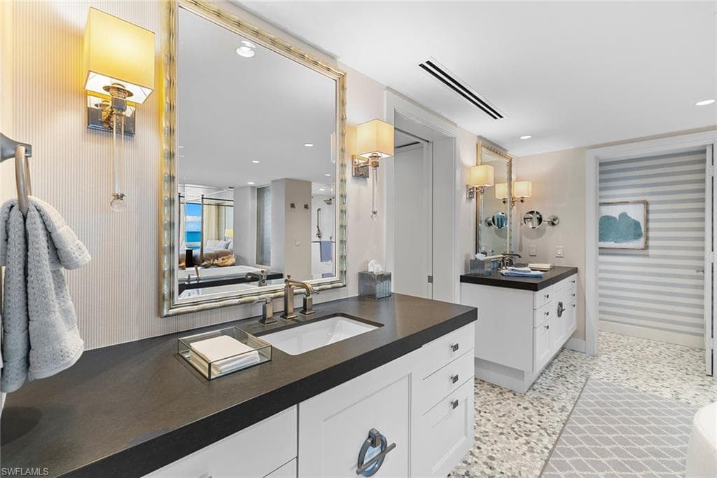 11125 Gulf Shore Dr 605, Naples, FL 34108-19